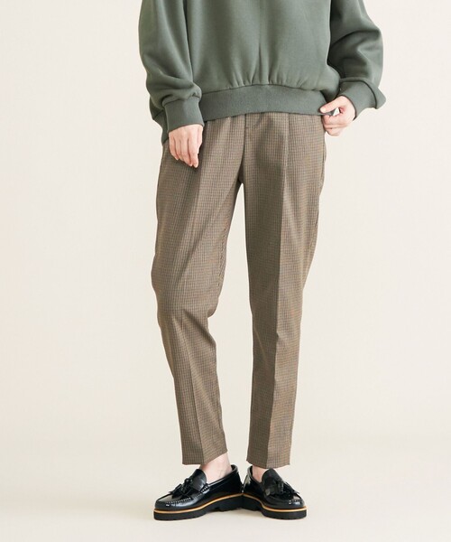 SHARE PARK（シェアパーク）の「【洗える】TRテーパードパンツ（その他パンツ・レディース・ダークブラウン系3/ネイビー系/アイボリー系・1/0）」の5枚目の写真