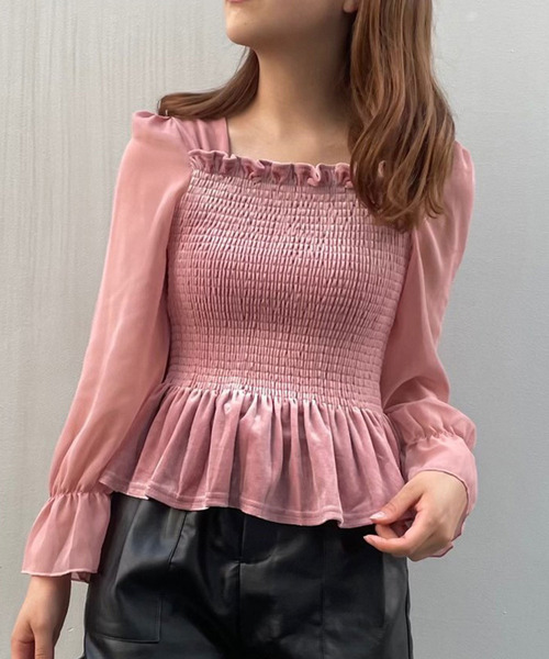Crea titty&Co. PETIT(クレアティティーアンドコープチ)の「【Crea titty&Co.PETIT】ベロアフリルトップス(シャツ/ブラウス・レディース・ピンク/ベージュ/ブラック・FREE)」の3枚目の写真