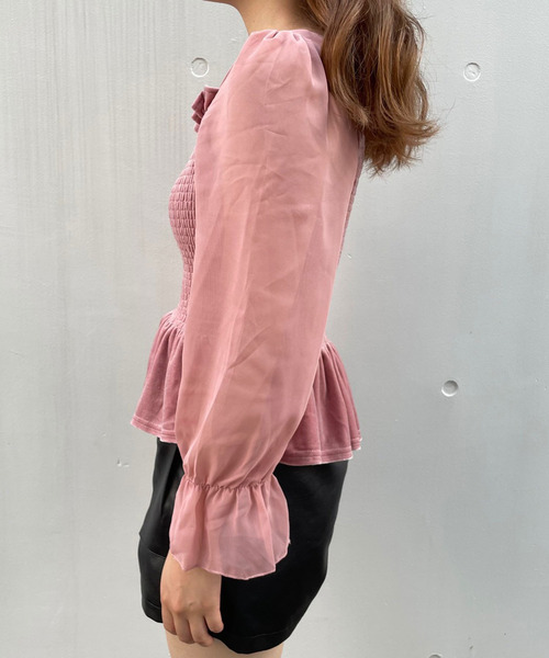 Crea titty&Co. PETIT(クレアティティーアンドコープチ)の「【Crea titty&Co.PETIT】ベロアフリルトップス(シャツ/ブラウス・レディース・ピンク/ベージュ/ブラック・FREE)」の6枚目の写真