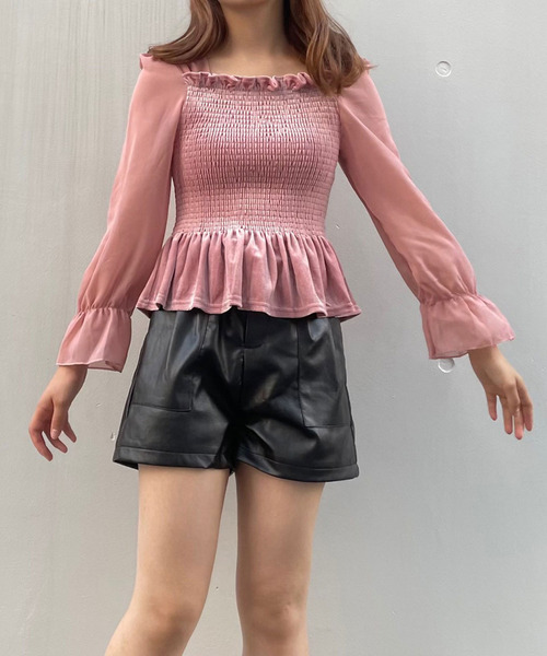 Crea titty&Co. PETIT(クレアティティーアンドコープチ)の「【Crea titty&Co.PETIT】ベロアフリルトップス(シャツ/ブラウス・レディース・ピンク/ベージュ/ブラック・FREE)」の5枚目の写真