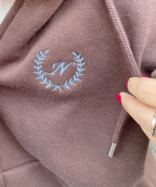 nemne store(ネンネストア)の「海辺に寝転ぶフルジップ刺繍パーカー(パーカー・レディース・ブルー/ブラウン/オートミール・フリー)」の19枚目の写真