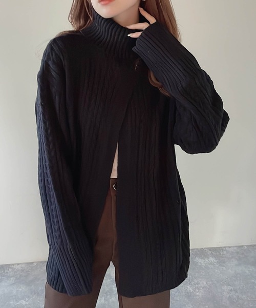 muure（ミュール）の「前スリット入りケーブル編みタートルネックニット（ニット/セーター・レディース・ホワイト/ライトグレー/ブラック/ベージュ・FREE）」の11枚目の写真