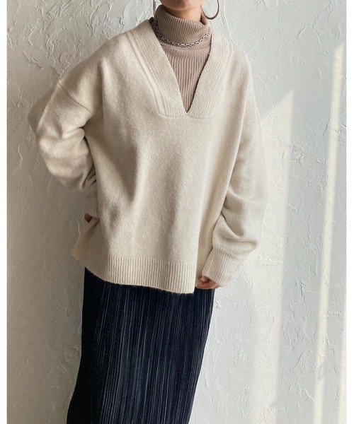 She's Closet（シーズクローゼット）の「オーバーサイズ深Ｖネックボリュームスリーブ長袖プルオーバーニット（ニット/セーター・レディース・ベージュ/グリーン/アイボリー/チャコール/グリーン系その他/ピンク/チャコールグレー/グレイッシュベージュ・FREE）」の9枚目の写真
