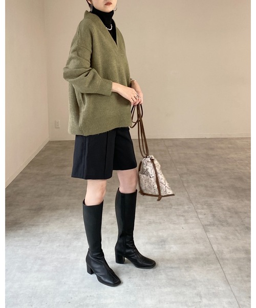 She's Closet（シーズクローゼット）の「オーバーサイズ深Ｖネックボリュームスリーブ長袖プルオーバーニット（ニット/セーター・レディース・ベージュ/グリーン/アイボリー/チャコール/グリーン系その他/ピンク/チャコールグレー/グレイッシュベージュ・FREE）」の19枚目の写真