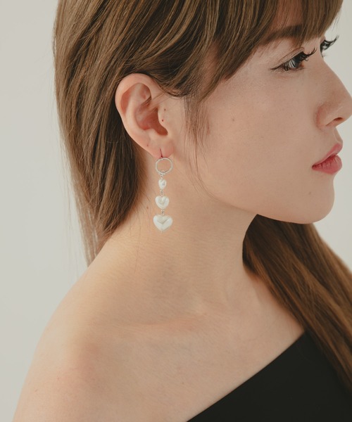 COLOR TOKYO ACCESSORIES(カラートウキョウアクセサリー)の「ハートパールロングピアス(ピアス(両耳用)・レディース・Silver/GOLD ・FREE)」の3枚目の写真