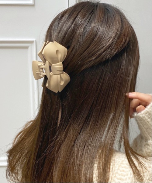 apres jour(アプレジュール)の「【apres jour×ARIAZ】リボンヘアクリップ(バレッタ/ヘアクリップ・レディース・ブラック/ダークブラウン/ベージュ・FREE)」の3枚目の写真