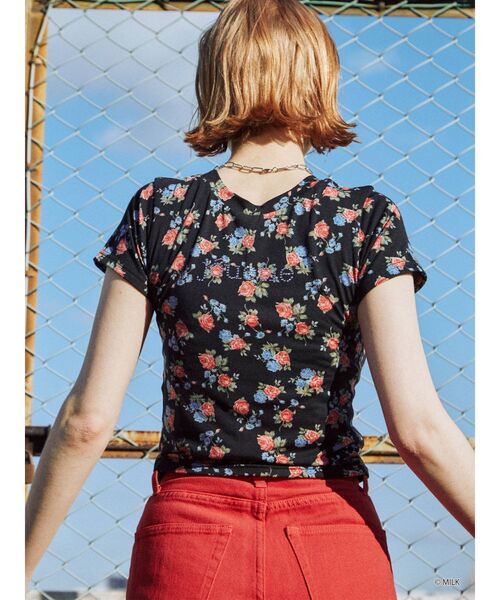MILK（ミルク）の「MILK ラインストーンロゴTシャツ【コラボ】（Tシャツ/カットソー・レディース・ブラック/オフホワイト/ブルー/その他1・MEDIUM）」の8枚目の写真