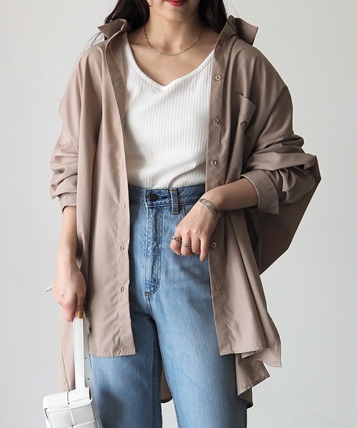 Riberry（リベリー）の「オーバーサイズスリットシャツ（シャツ/ブラウス・レディース・ブラック/ベージュ/オフホワイト・MEDIUM）」の15枚目の写真