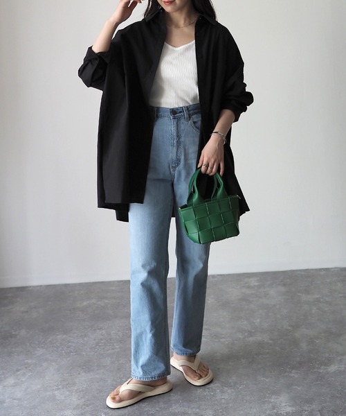 Riberry（リベリー）の「オーバーサイズスリットシャツ（シャツ/ブラウス・レディース・ブラック/ベージュ/オフホワイト・MEDIUM）」の10枚目の写真