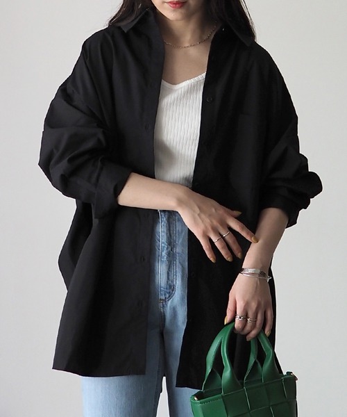 Riberry（リベリー）の「オーバーサイズスリットシャツ（シャツ/ブラウス・レディース・ブラック/ベージュ/オフホワイト・MEDIUM）」の7枚目の写真