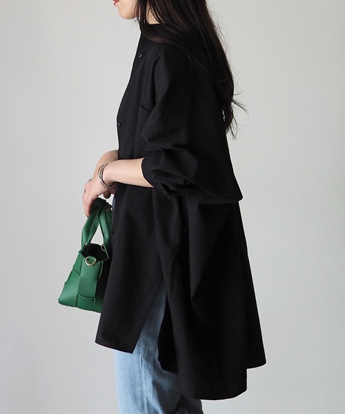 Riberry（リベリー）の「オーバーサイズスリットシャツ（シャツ/ブラウス・レディース・ブラック/ベージュ/オフホワイト・MEDIUM）」の8枚目の写真