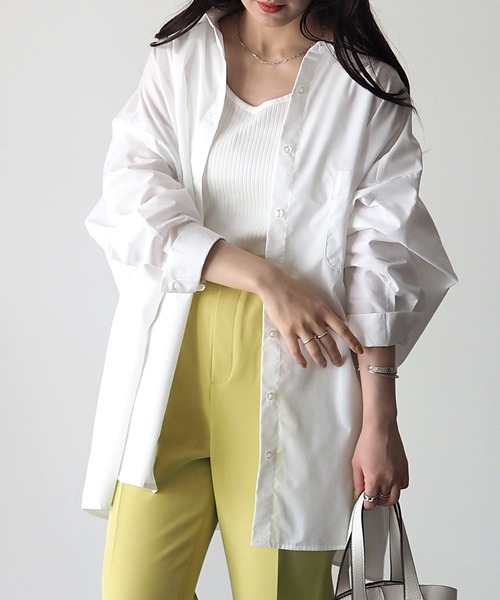 Riberry（リベリー）の「オーバーサイズスリットシャツ（シャツ/ブラウス・レディース・ブラック/ベージュ/オフホワイト・MEDIUM）」の11枚目の写真