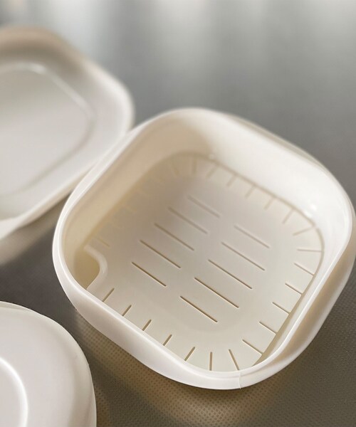 212 KITCHEN STORE(トゥワントゥキッチンストア)の「極 冷凍ご飯容器 2個入り <marna マーナ>(キッチンツール・レディース・その他・00)」の3枚目の写真