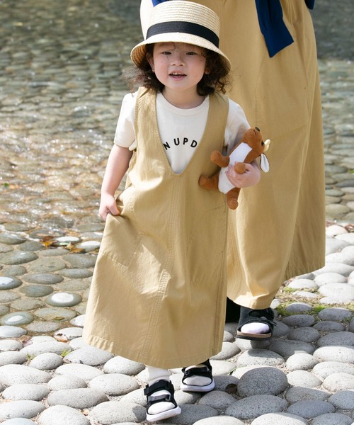 FORK&SPOON（フォークアンドスプーン）の「『親子リンク』FORK&SPOON　Uネックワンピース(KIDS)（ワンピース・キッズ・ベージュ/ネイビー・105/120/135）」の5枚目の写真