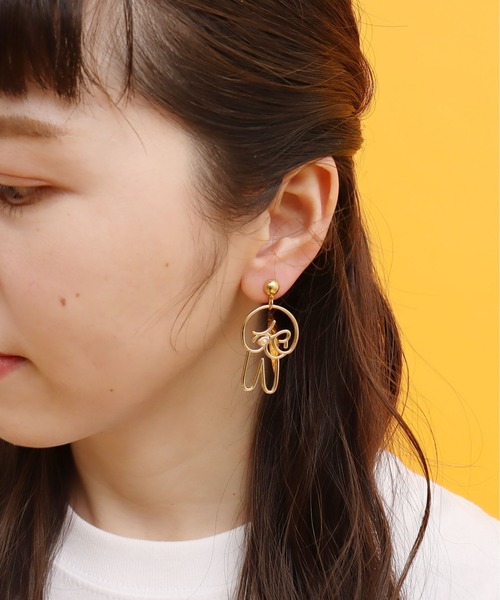 didizizi(ディディジジ)の「じゃんけんピアス/イヤリング チョキ(ピアス(両耳用)・レディース・シルバー/ゴールド/シルバー系その他/ゴールド系その他・FREE)」の7枚目の写真