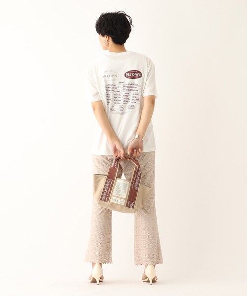 OPAQUE.CLIP（オペークドットクリップ）の「◆THEATRE PRODUCTS 別注 ブラウンメニュープリントスーベニアTシャツ（Tシャツ/カットソー・レディース・グリーン/ブラウン系その他/ホワイト系/ブラック系7/カーキ系4・99）」の22枚目の写真