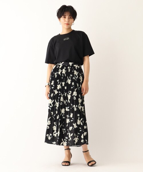 OPAQUE.CLIP（オペークドットクリップ）の「◆THEATRE PRODUCTS 別注 ブラウンメニュープリントスーベニアTシャツ（Tシャツ/カットソー・レディース・グリーン/ブラウン系その他/ホワイト系/ブラック系7/カーキ系4・99）」の11枚目の写真