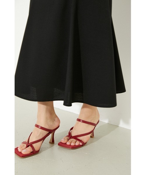 rienda(リエンダ)の「スリムストラップトングサンダル(サンダル・レディース・ブラック/ブラウン/レッド・MEDIUM/SMALL/LARGE)」の4枚目の写真