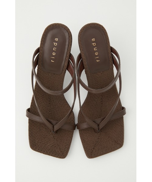 rienda(リエンダ)の「スリムストラップトングサンダル(サンダル・レディース・ブラック/ブラウン/レッド・MEDIUM/SMALL/LARGE)」の12枚目の写真