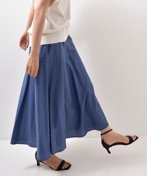 le.coeur blanc（ルクールブラン）の「レーヨン麻コーティングウォッシュセミフレアスカート（スカート・レディース・ピンク系その他/ブラック/ブルー・36/38）」の4枚目の写真