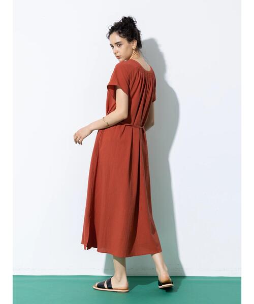 koe（コエ）の「キャップスリーブベルト付きワンピース＊（ワンピース・レディース・ブラック/オフホワイト/グリーン/テラコッタ・FREE）」の10枚目の写真