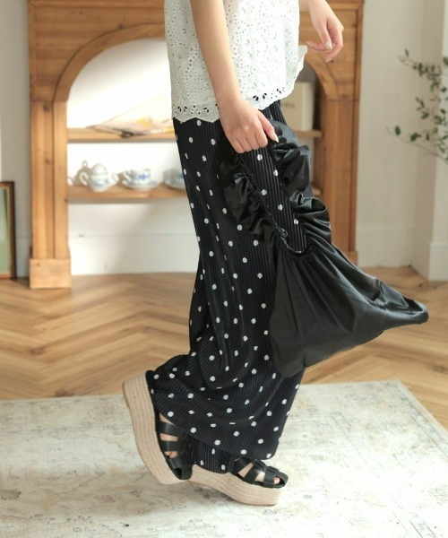 DONOBAN（ドノバン）の「ギャザーハンドバッグ（ハンドバッグ・レディース・ブラック・ONESIZE）」の2枚目の写真