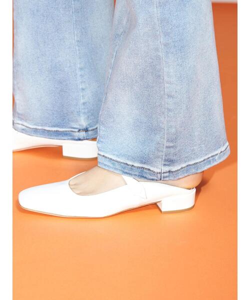 koe(コエ)の「ハイウエストフレアデニムパンツ*(デニムパンツ・レディース・インディゴブルー/ブラック/ライトインディゴブルー・M/S)」の15枚目の写真