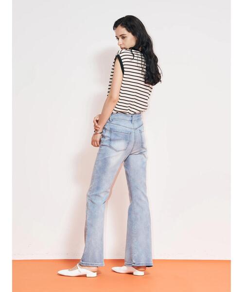 koe(コエ)の「ハイウエストフレアデニムパンツ*(デニムパンツ・レディース・インディゴブルー/ブラック/ライトインディゴブルー・M/S)」の16枚目の写真