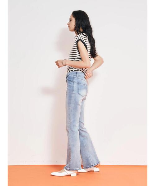 koe(コエ)の「ハイウエストフレアデニムパンツ*(デニムパンツ・レディース・インディゴブルー/ブラック/ライトインディゴブルー・M/S)」の17枚目の写真