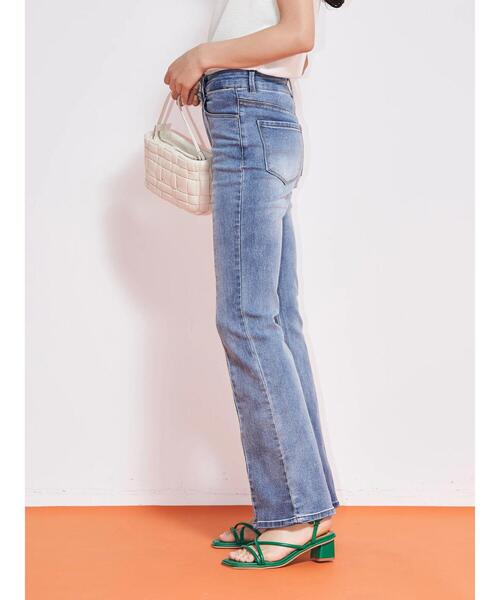 koe(コエ)の「ハイウエストフレアデニムパンツ*(デニムパンツ・レディース・インディゴブルー/ブラック/ライトインディゴブルー・M/S)」の19枚目の写真