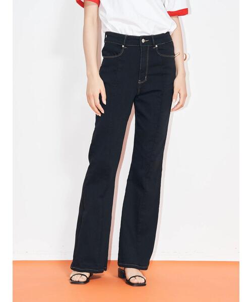 koe(コエ)の「ハイウエストフレアデニムパンツ*(デニムパンツ・レディース・インディゴブルー/ブラック/ライトインディゴブルー・M/S)」の2枚目の写真