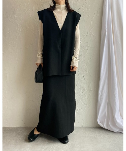 She's Closet(シーズクローゼット)の「ニットジレベスト&ストレートロングスカートセットアップ(セットアップ・レディース・ブラック/アイボリー・FREE)」の5枚目の写真