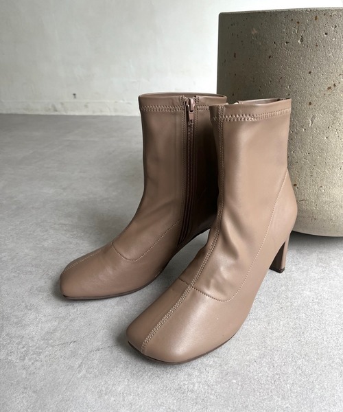 prose verse(プロズヴェール)の「ななめスクエアショートブーツ(ブーツ・レディース・アイボリー/ブラック/モカ・SMALL/MEDIUM/LARGE/X-LARGE)」の1枚目の写真