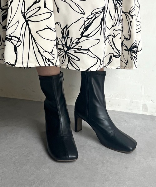 prose verse(プロズヴェール)の「ななめスクエアショートブーツ(ブーツ・レディース・アイボリー/ブラック/モカ・SMALL/MEDIUM/LARGE/X-LARGE)」の5枚目の写真