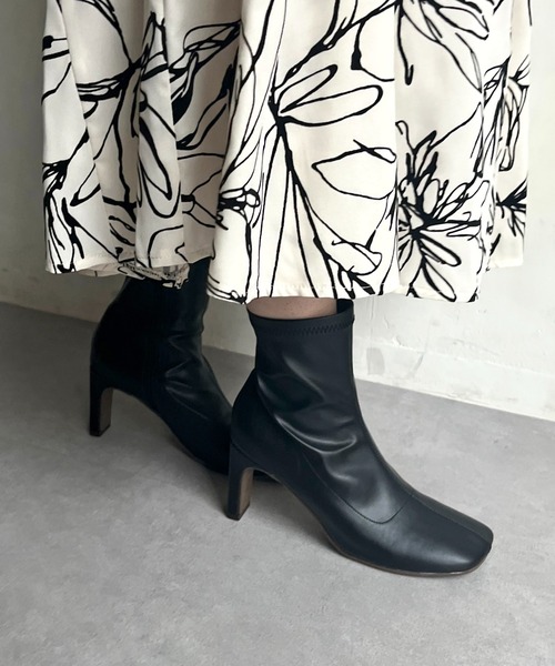 prose verse(プロズヴェール)の「ななめスクエアショートブーツ(ブーツ・レディース・アイボリー/ブラック/モカ・SMALL/MEDIUM/LARGE/X-LARGE)」の4枚目の写真