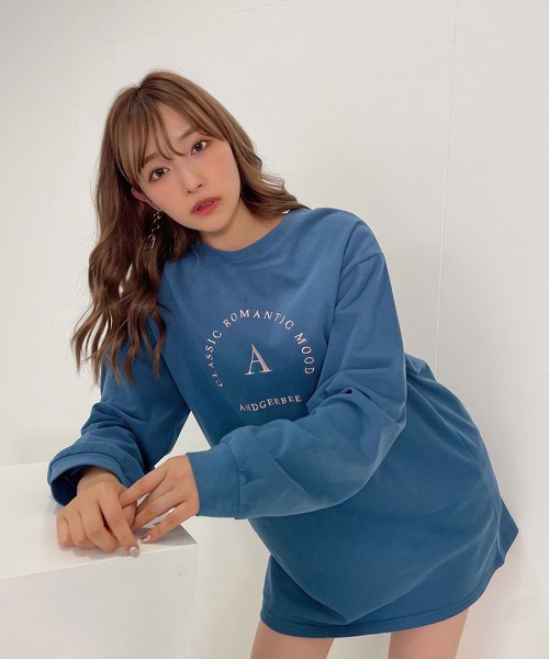 ANDGEEBEE（アンジービー）の「UNISEX アーチロゴロンT（Tシャツ/カットソー・レディース・ブルー/ブラック・X-LARGE）」の13枚目の写真