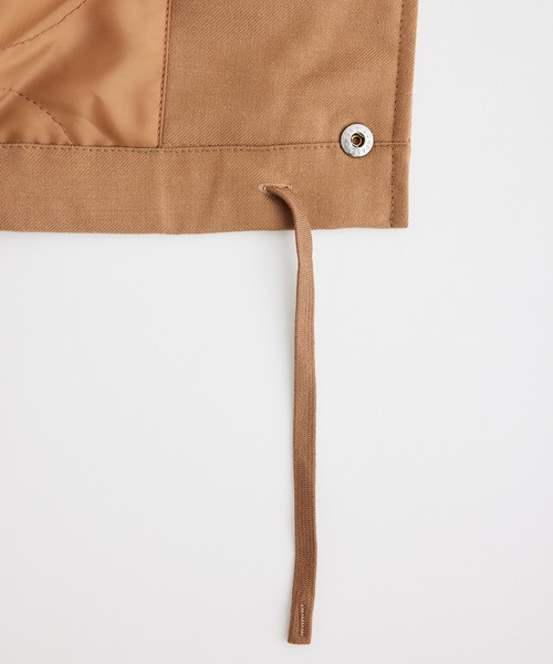 ADAM ET ROPE'（アダムエロペ）の「TWサキソニー オーバーサイズ コーチジャケット/イージーケア（ブルゾン・メンズ・キャメル/ネイビー・M/L）」の13枚目の写真