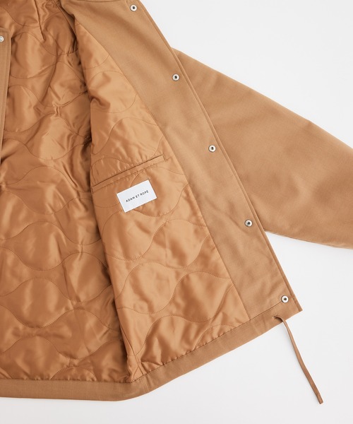 ADAM ET ROPE'（アダムエロペ）の「TWサキソニー オーバーサイズ コーチジャケット/イージーケア（ブルゾン・メンズ・キャメル/ネイビー・M/L）」の11枚目の写真