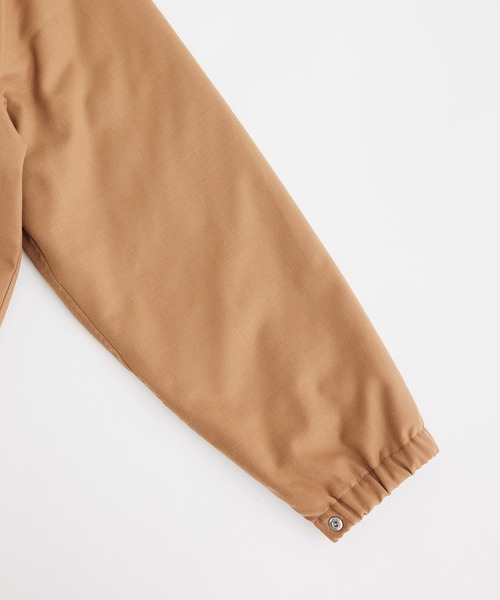 ADAM ET ROPE'（アダムエロペ）の「TWサキソニー オーバーサイズ コーチジャケット/イージーケア（ブルゾン・メンズ・キャメル/ネイビー・M/L）」の10枚目の写真