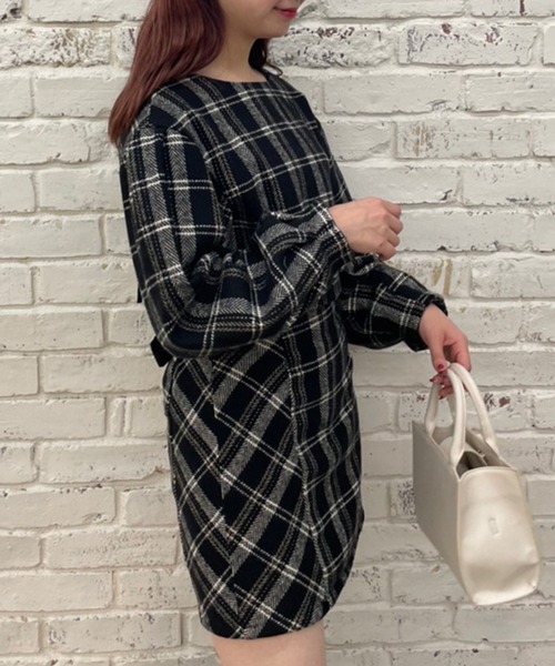 one after another NICE CLAUP（ワンアフターアナザーナイスクラップ）の「【セットアップで着れる】チェック柄ショートトップス（シャツ/ブラウス・レディース・ベージュ系/ブラック系/アイボリー系・FREE）」の10枚目の写真