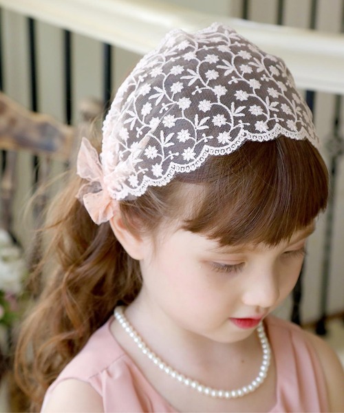 Catherine Cottage（キャサリンコテージ）の「レトロレースヘアバンド（ヘアバンド・キッズ・ベージュ/ピンク・FREE）」の6枚目の写真