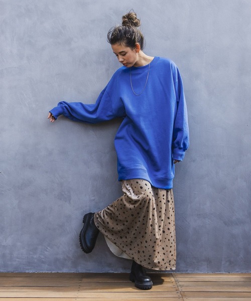 BAYFLOW(ベイフロー)の「BIG裏起毛チュニック(スウェット・レディース・ブルー/オフホワイト/ブラック/モカ・FREE)」の7枚目の写真