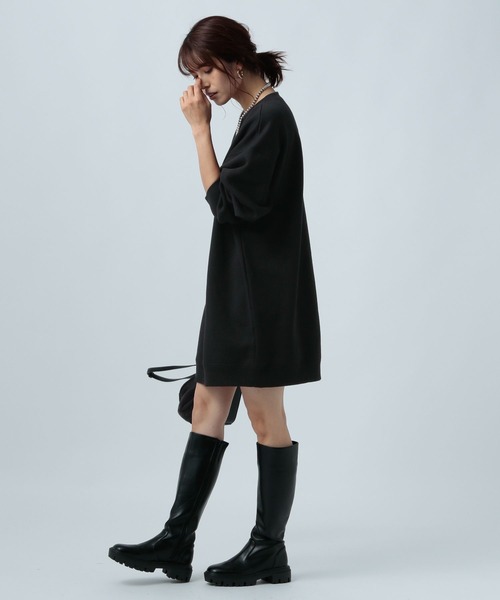 BAYFLOW(ベイフロー)の「BIG裏起毛チュニック(スウェット・レディース・ブルー/オフホワイト/ブラック/モカ・FREE)」の14枚目の写真