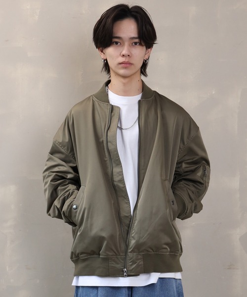 SPINNS（スピンズ）の「【ビックシルエット】ナイロン MA-1 ブルゾン（MA-1・メンズ・ブラック/グレー/カーキ・ONESIZE）」の10枚目の写真