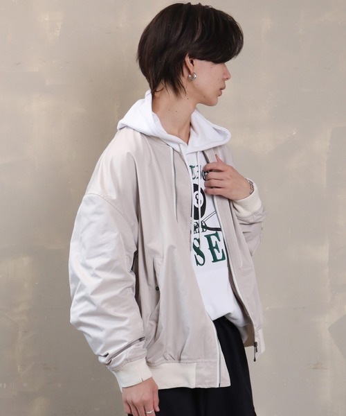 SPINNS（スピンズ）の「【ビックシルエット】ナイロン MA-1 ブルゾン（MA-1・メンズ・ブラック/グレー/カーキ・ONESIZE）」の22枚目の写真