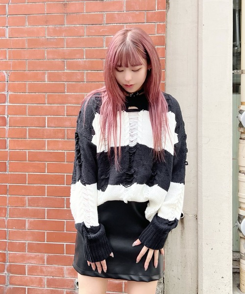 Figments(フィグメンツ)の「ダメージボーダーニット(ニット/セーター・レディース・ブラック・FREE)」の2枚目の写真