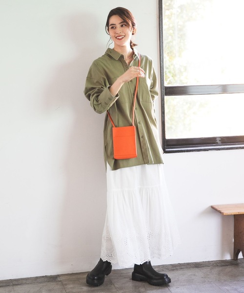 LEPSIM(レプシィム)の「ライト厚底サイドゴアブーツ 181029(ブーツ・レディース・アイボリー/ブラック・MEDIUM/SMALL/LARGE)」の4枚目の写真