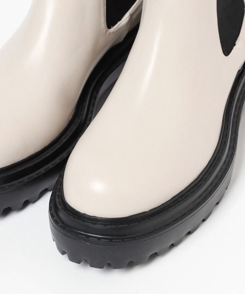 LEPSIM(レプシィム)の「ライト厚底サイドゴアブーツ 181029(ブーツ・レディース・アイボリー/ブラック・MEDIUM/SMALL/LARGE)」の11枚目の写真