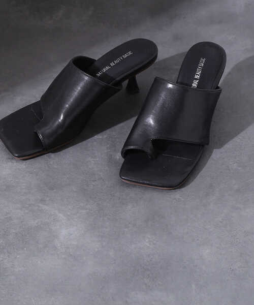 NATURAL BEAUTY BASIC（ナチュラルビューティーベーシック）の「◇【Oggi・VERY掲載】ワイドスクエアサムミュール（サンダル・レディース・ブラック/オフホワイト/キャメル・LARGE/MEDIUM）」の5枚目の写真