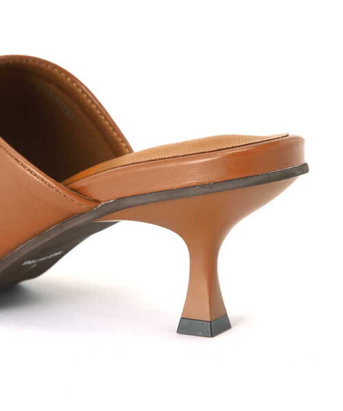 NATURAL BEAUTY BASIC（ナチュラルビューティーベーシック）の「◇【Oggi・VERY掲載】ワイドスクエアサムミュール（サンダル・レディース・ブラック/オフホワイト/キャメル・LARGE/MEDIUM）」の14枚目の写真